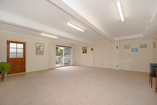Another Living Area (2010-06-09)