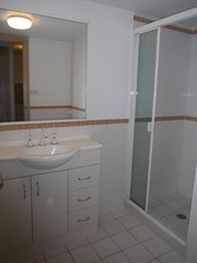 Bathroom (2016-11-28)