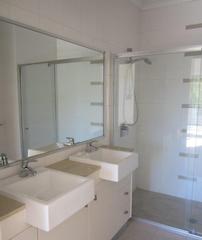 Bathroom (2014-07-21)