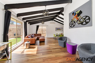 Lounge Room (2015-10-21)