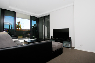 Lounge Room (2014-09-22)