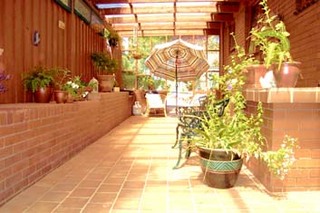 Sunroom/Entertaining (2002-10-21)