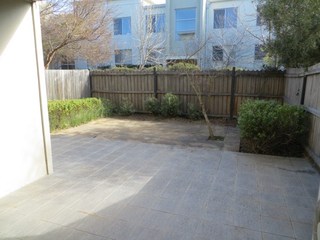 Rear courtyard (2015-07-09)