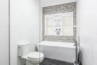 Bathroom (2015-08-10)