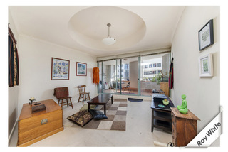 Lounge Room (2015-11-23)