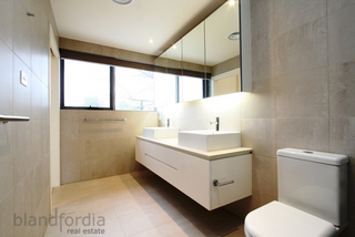 Ensuite (2011-06-02)
