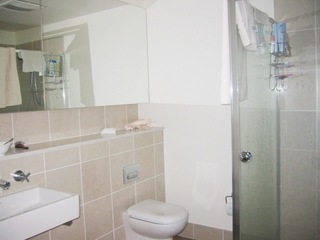 Bathroom (2006-07-10)