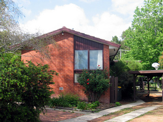 Side of house (2004-12-15)