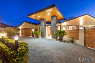 Front Driveway Entry (2015-10-06)