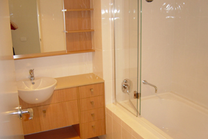 Bathroom (2006-06-21)