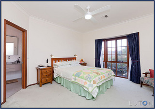 Bedroom 1 (2011-05-11)