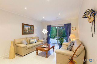 Lounge Room (2015-11-11)