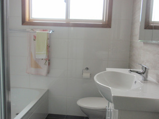 Bathroom (2014-12-09)