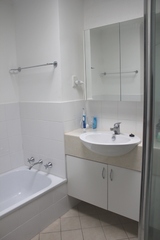 Bathroom (2016-07-08)