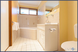Bathroom (2014-01-08)