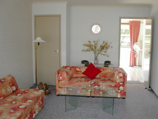 Lounge (2004-11-04)