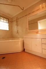 Bathroom (2012-06-20)