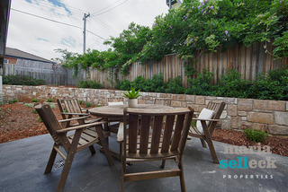 Outdoor Entertaining (2012-04-20)