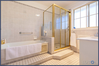 Master Bathroom (2013-09-03)