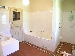 Bathroom (2004-04-22)