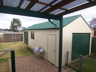 garage and workshop (2009-07-28)