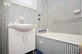Bathroom (2009-09-14)