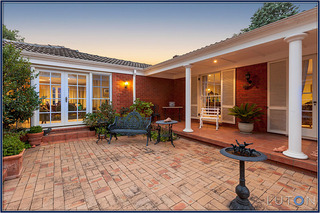 Courtyard (2014-06-26)