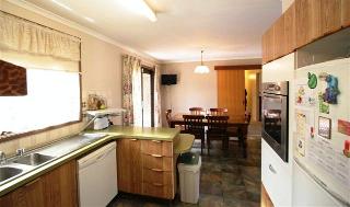Kitchen to Family Room (2010-05-21)