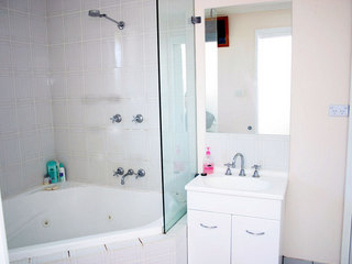 Bathroom (2005-01-14)