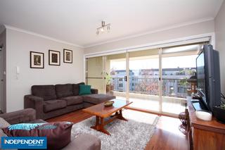 Living Room (2011-05-31)