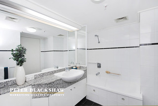 Bathroom (2013-10-08)