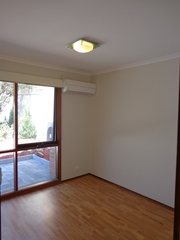 Bedroom 1 (2014-01-30)