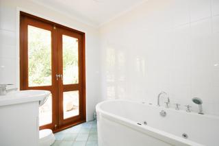 Bathroom (2008-04-01)