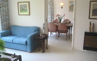 Lounge/Dining (2003-01-10)