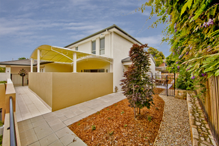 Front View (2011-12-22)