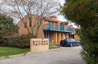 Front of Complex (2016-07-05)
