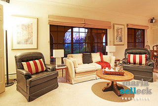 Family Room (2010-09-16)