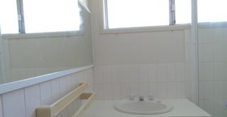 Bathroom (2016-01-05)