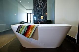 Bathroom (2010-10-22)