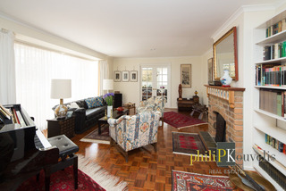 Lounge Room (2015-11-26)
