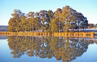 Walking distance to Lake Ginninderra (2013-07-01)