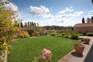 Frontyard (2011-10-25)