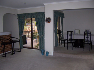 lounge to dining (2007-02-09)