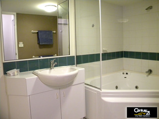 Bathroom (2014-07-28)
