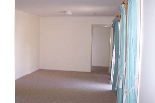 Family room (2006-09-12)