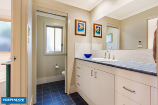 3 way style bathroom (2013-08-28)
