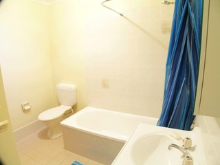 Bathroom (2005-04-15)