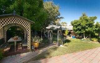 Pagoda/Archway (2013-07-18)