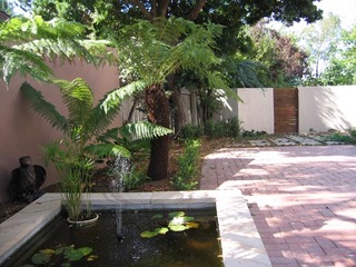 Courtyard (2005-04-07)