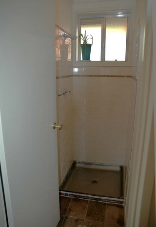 Shower Room (2005-07-24)